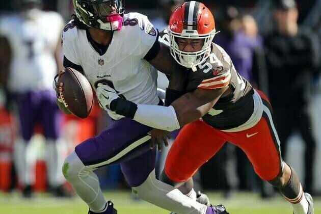 Eagles sign veteran pass rusher Ogbo Okoronkwo