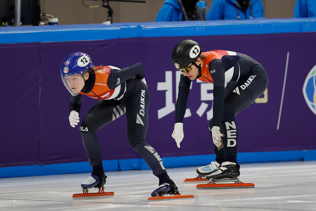 (SP)CHINA-BEIJING-SHORT TRACK SPEED SKATING-MIXED TEAM RELAY-QUARTERFINAL (CN)