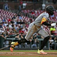 Pirates jump ahead early, take down Cardinals
