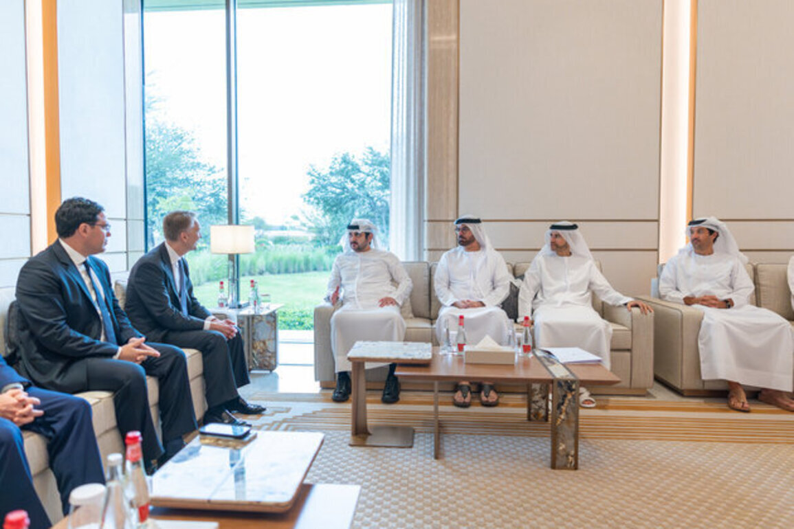 Maktoum bin Mohammed meets with CEO of Brookfield Corporation
