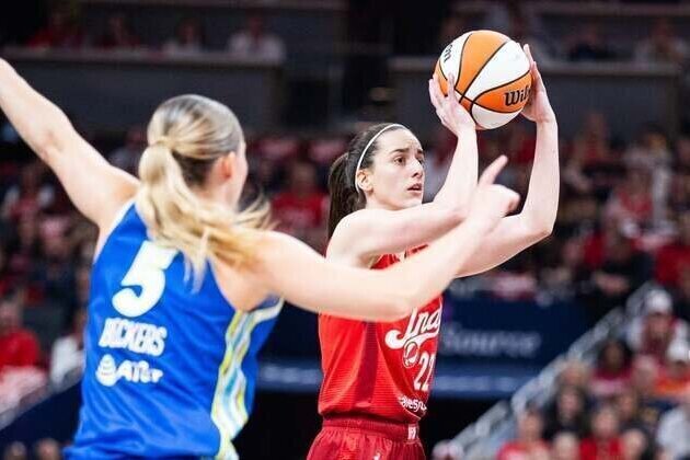 Paige Bueckers, Wings top Caitlin Clark, Fever in season opener
