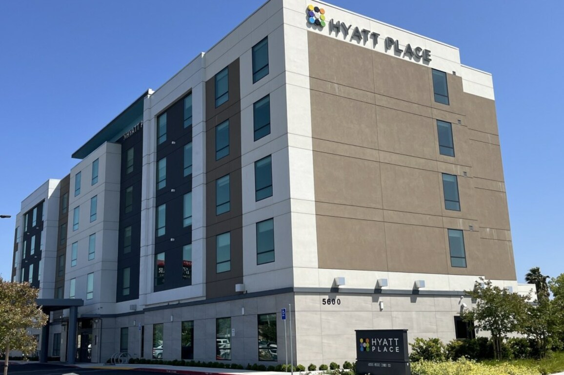 Loan default jolts East Bay hotel in grim sign of frail lodging market