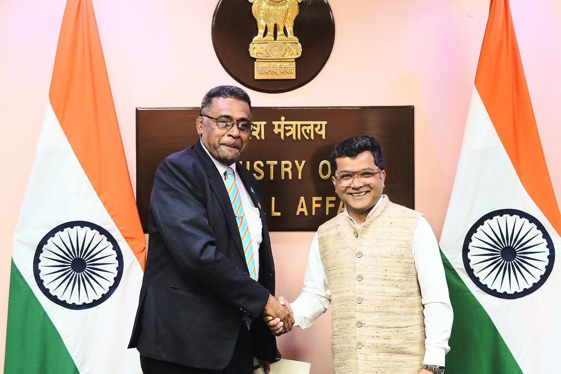 MoS Margherita meets Fiji Minister Esrom Immanuel; discusses developmental partnership