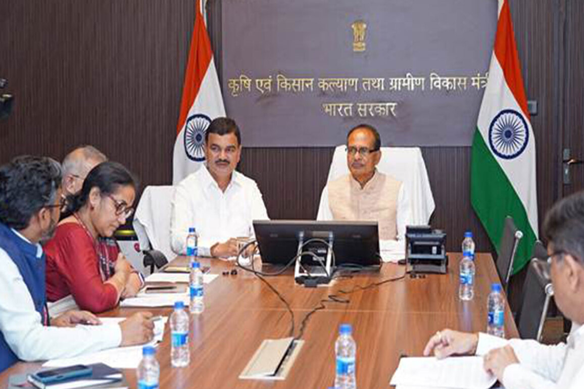 Maharashtra Agriculture Minister meets Union Agriculture Minister Shivraj Singh Chouhan