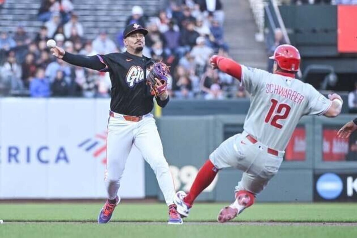 Daniel Susac off to historic start as Giants blank Phillies