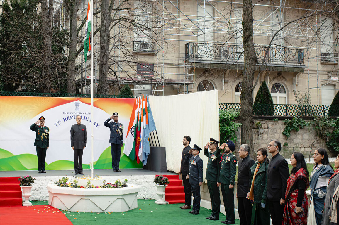 PM Modi thanks French PM for R-Day greetings