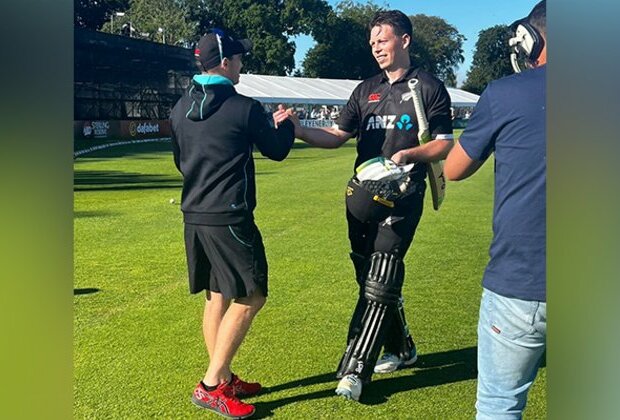 Michael Bracewell's 127 guides New Zealand to one-wicket victory over Ireland in last over thriller