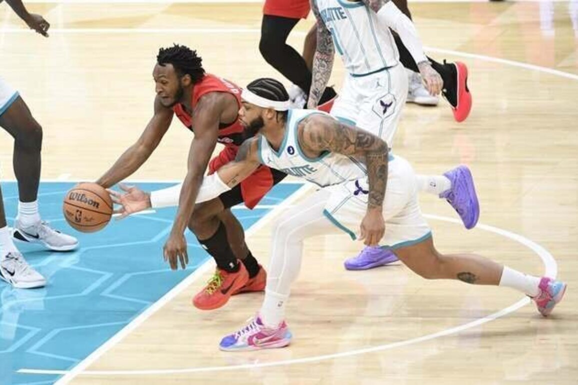 Immanuel Quickley beats buzzer, Raptors down Hornets