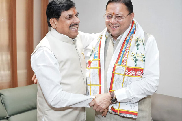 Uttarakhand CM Dhami meets MP CM Mohan Yadav in Jagdalpur to discuss various contemporary issues of mutual interest