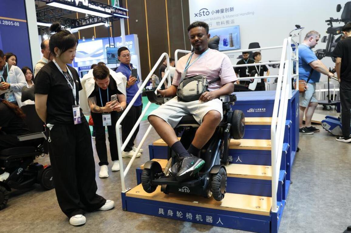 China advances AI-powered digital healthcare for higher medical efficiency, accessibility