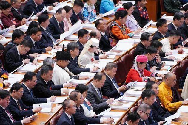 Update: China to resolutely oppose hegemonism, power politics