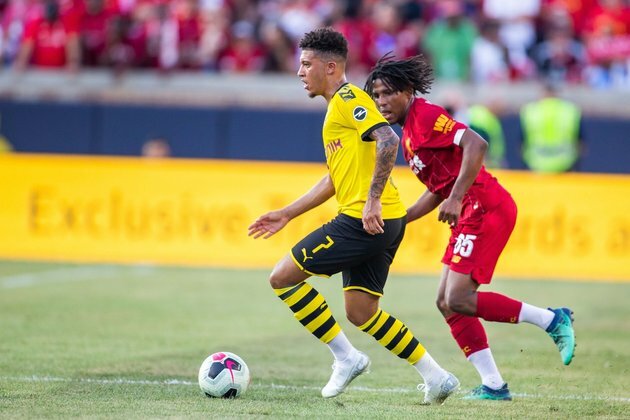 Two Bundesliga players honor Floyd after goals