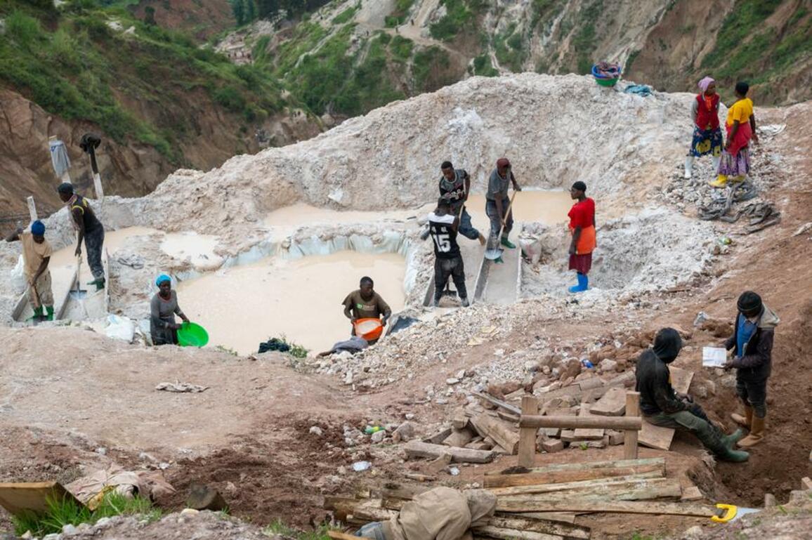 (Hello Africa) Mist and metal -- coltan grab in eastern DR Congo