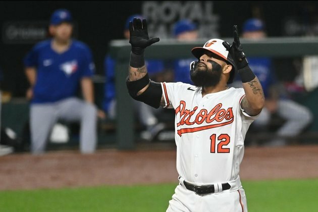 Red-hot Orioles visit Red Sox for 1-game Fenway stopover
