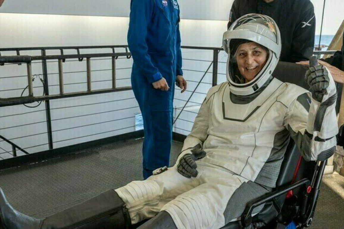 India celebrates NASA astronauts return from space 