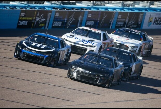 Focus turns to historic Phoenix Raceway again