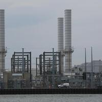Economic Watch: U.S. economy grows 2 percent as headwinds abound