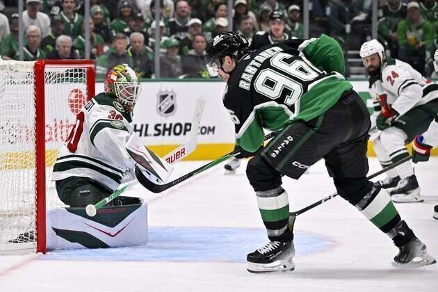 Wyatt Johnston tallies twice as Stars level series vs. Wild