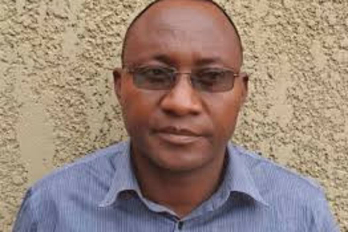 Doctor honours excelling medical students