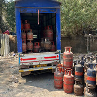 Mumbai: Food Distribution Department seizes over 100 LPG cylinders from black market sellers in Worli