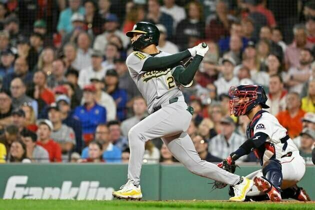 Red Sox edge A's in 10, keep pace in wild-card race
