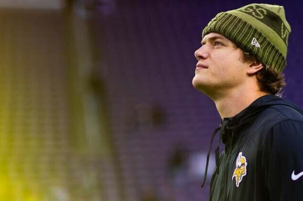 Vikings QB J.J. McCarthy Placed in Concussion Protocol