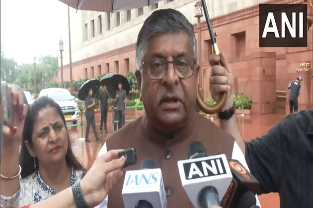 "Only citizen of nation has right to vote": Ravi Shankar Prasad amid oppn protest against electoral rolls revision
