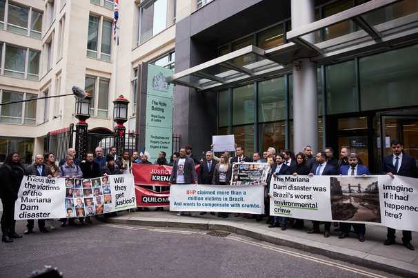 Victims of the Mariana disaster in Brazil protest in front of UK court.