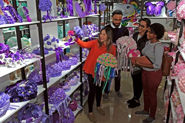 Interview: Colombian top flower exporter says industry unity key to weathering U.S. tariffs