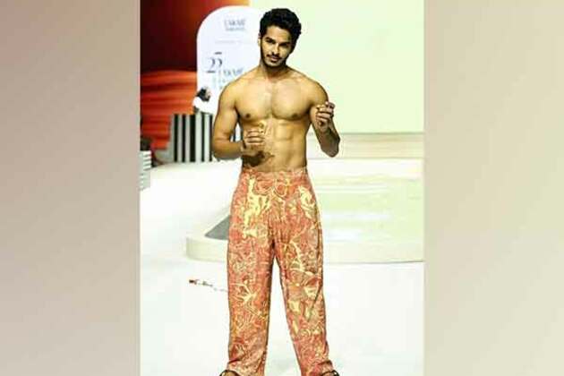 Lakme Fashion Week: Ishaan Khatter raises temperature as he flaunts his chiselled abs in shirtless avatar