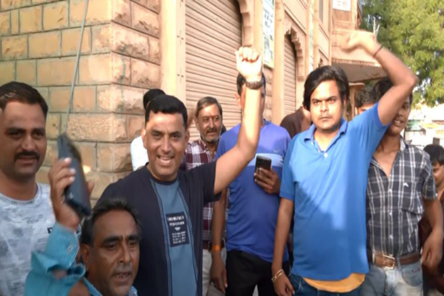 Rajasthan: Locals in Jaisalmer celebrates after India, Pakistan agrees to halt all military actions