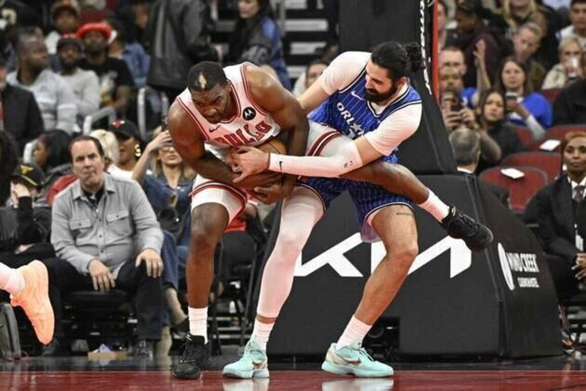 Magic stay in sixth-place chase with rout of Bulls