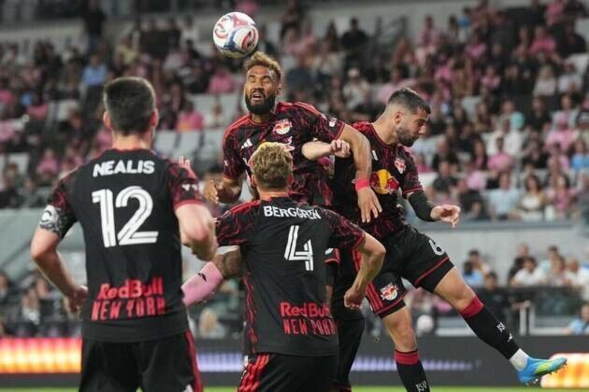 Red Bulls snap winless streak, upset Fire