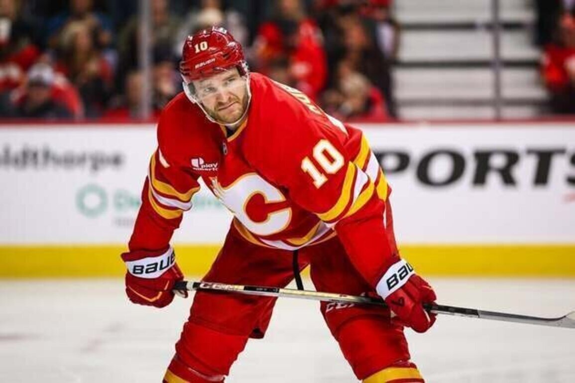 Flames' Jonathan Huberdeau to have season-ending hip surgery