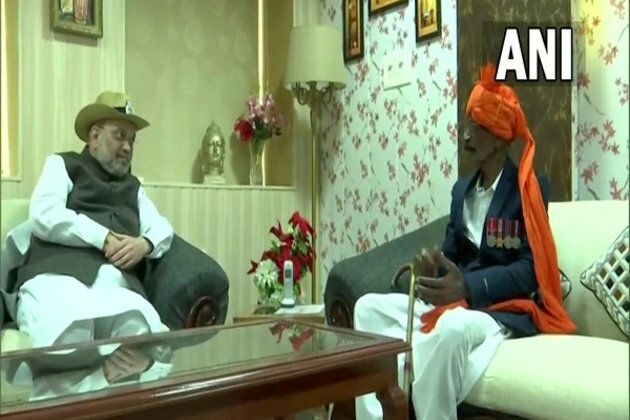 Amit Shah meets 1971 India-Pak war hero Bhairo Singh Rathore in Jaisalmer