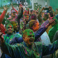 Soldiers go viral as India celebrates Holi festival 