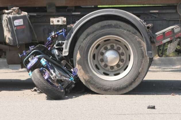 Man dead after e-scooter collides with truck in Etobicoke, police say