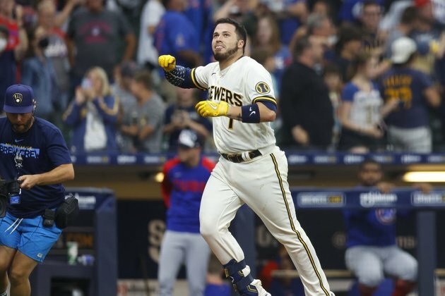 MLB roundup: Brewers earn walk-off win over Cubs after wild finish