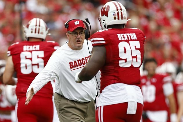 Wisconsin parts ways with coach Paul Chryst