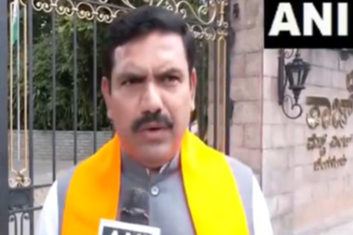 "Siddaramaiah can stoop to any level to appease minorities": Karnataka BJP Chief slams 15% muslim housing quota