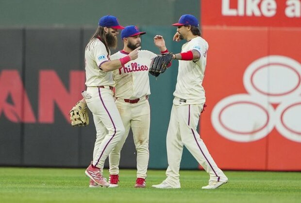 Resilient Phillies chase series victory vs. Mets