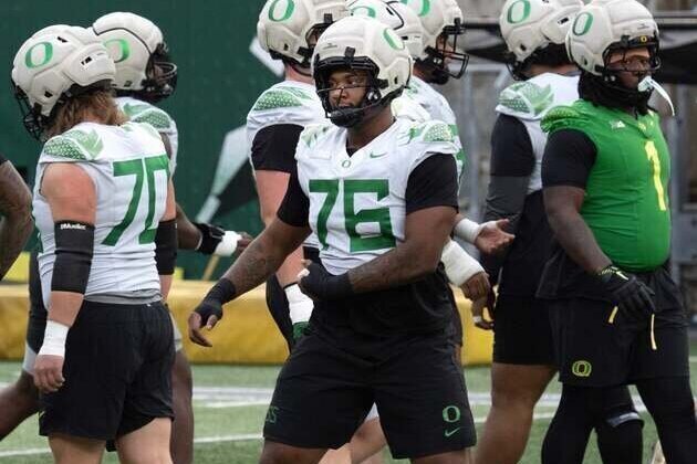 Report: Ex-Oregon LT Isaiah World recovering from torn ACL