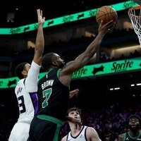 Derrick White's 4th-quarter surge sends Celtics past Kings