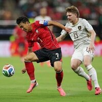 South Korea rally in second half, top Czech Republic in opener