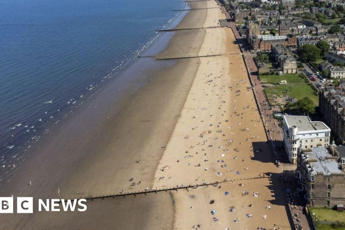Teenager stabbed during large scale Portobello beach disturbance