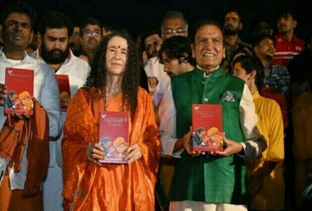 Sadhvi Bhagawati Saraswati Launches Dr. Dinesh Shahra's Book 'Dalai Lama's Secret to Happiness' at Mahakumbh