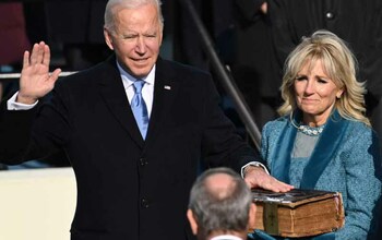 Joe Biden alayiziddwa nga  pulezidenti wa Amerika owa 46