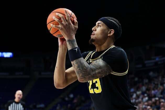 Fresh off close call, No. 2 Michigan takes aim at Wisconsin