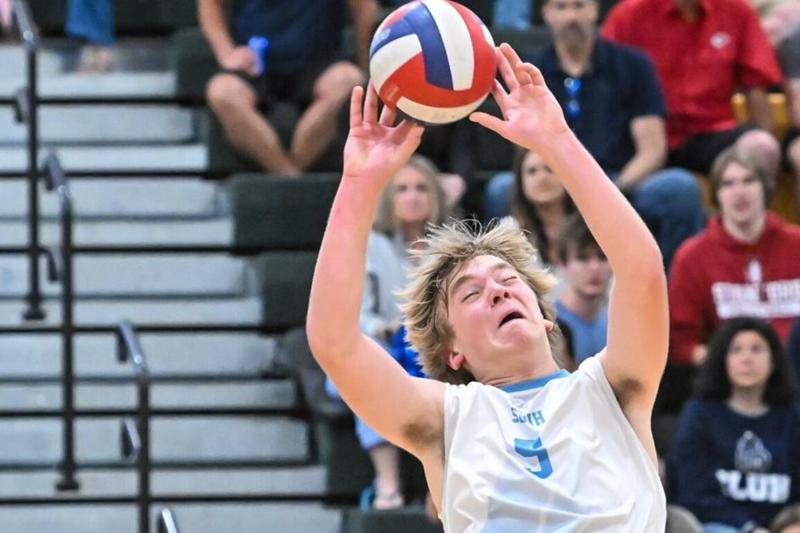 Tyler Zippay has SLUH's offense humming in state semifinal sweep of Rockhurst