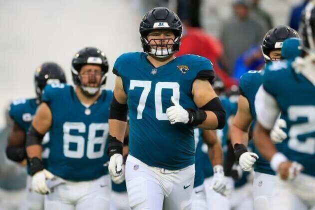 Jags sign OL Cole Van Lanen to 3-year extension